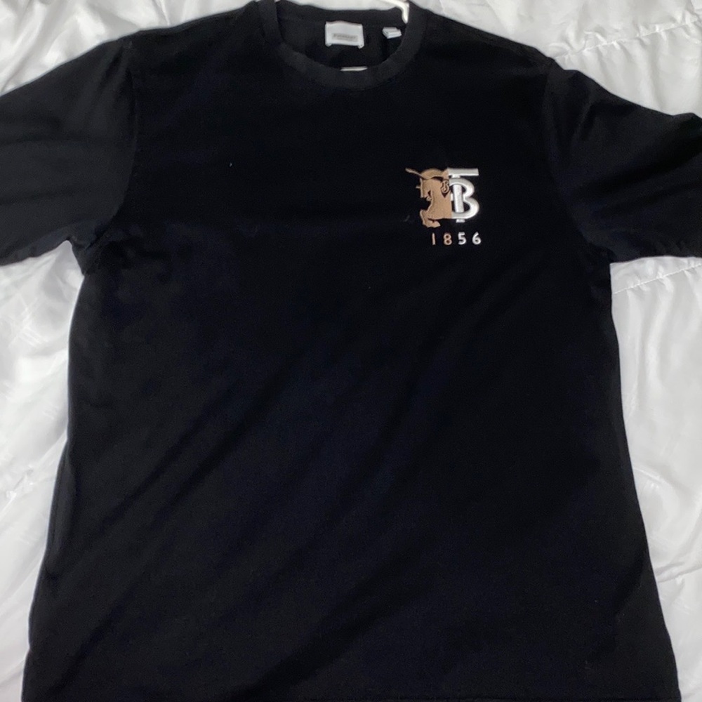 Burberry black t shirt